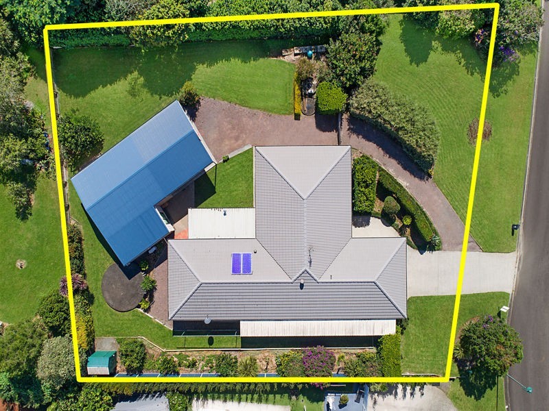 2 Oak Court, Maleny QLD 4552