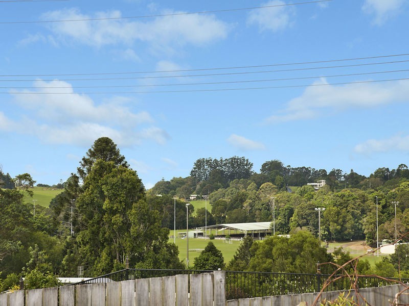 42 Coral Street, Maleny QLD 4552