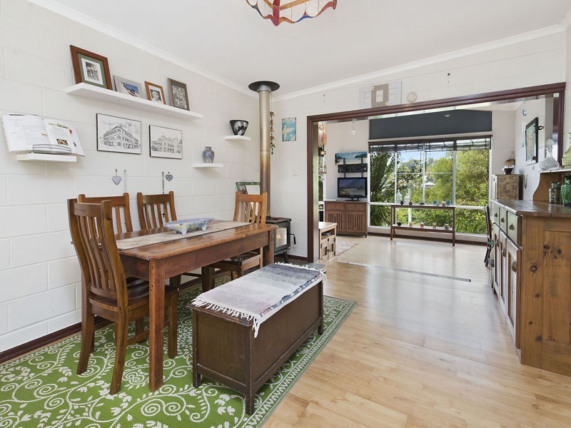 42 Coral Street, Maleny QLD 4552