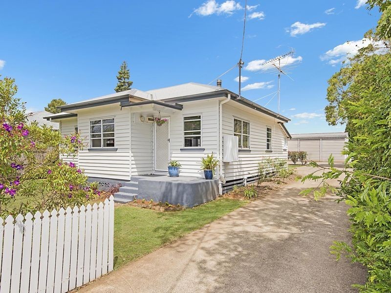 43 Macadamia Drive, Maleny QLD 4552