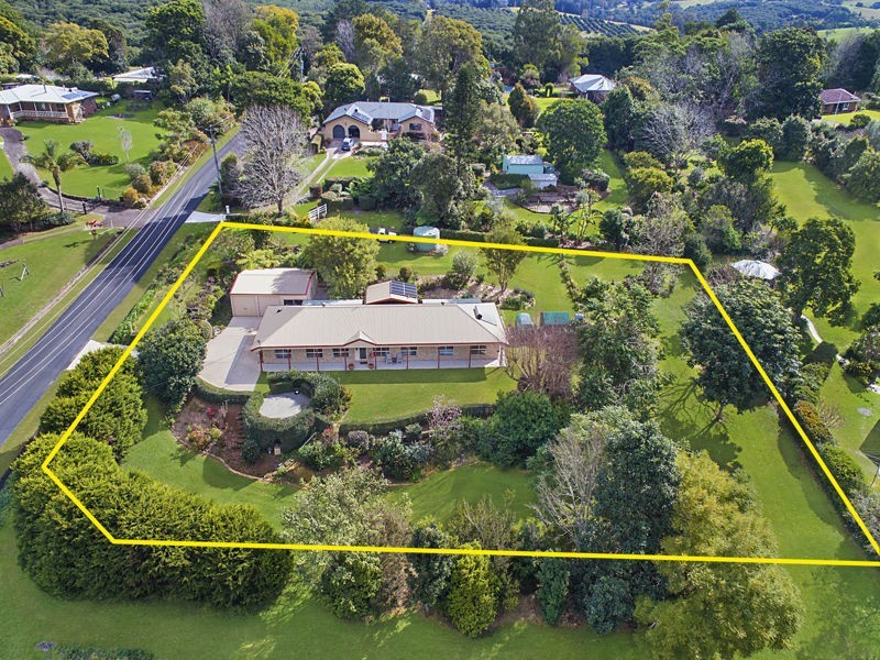 1 Gibson Avenue, Maleny QLD 4552