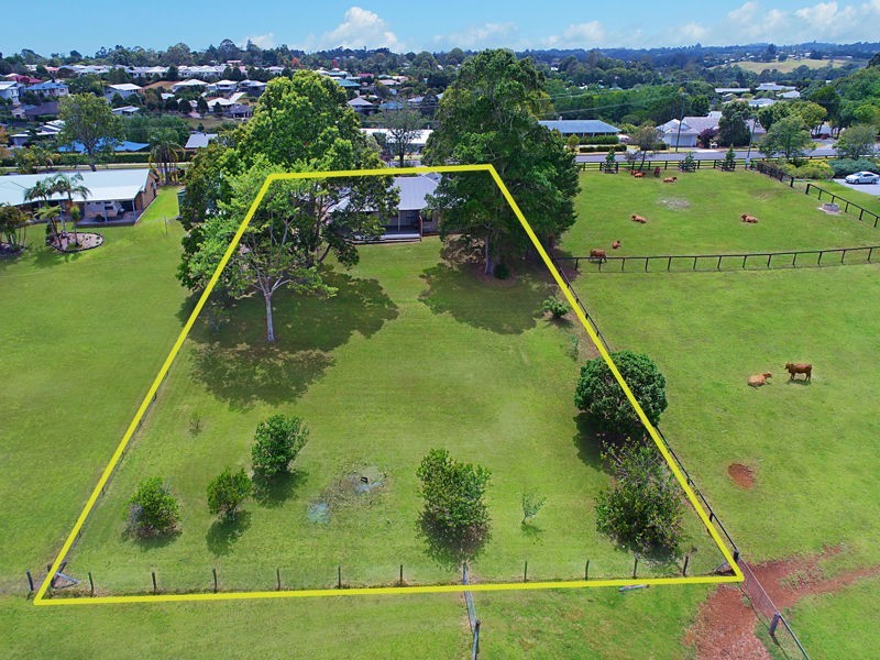 46 Dixon Avenue, Maleny QLD 4552