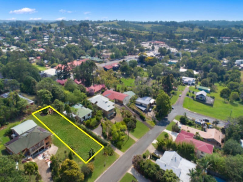 14 Miva Street, Maleny QLD 4552