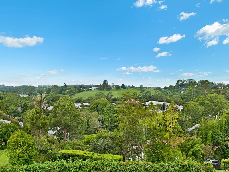 16 Miva Street, Maleny QLD 4552