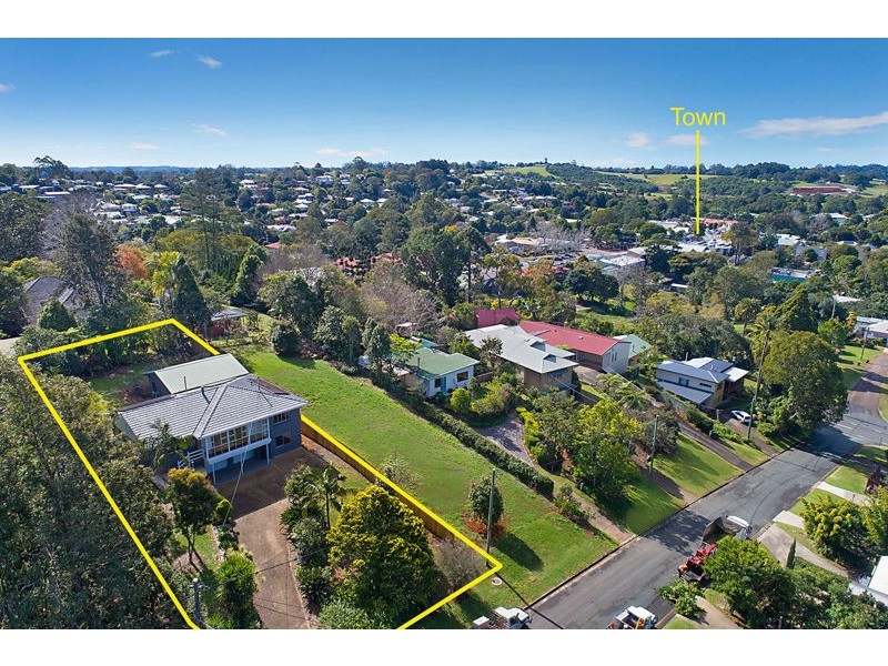 16 Miva Street, Maleny QLD 4552