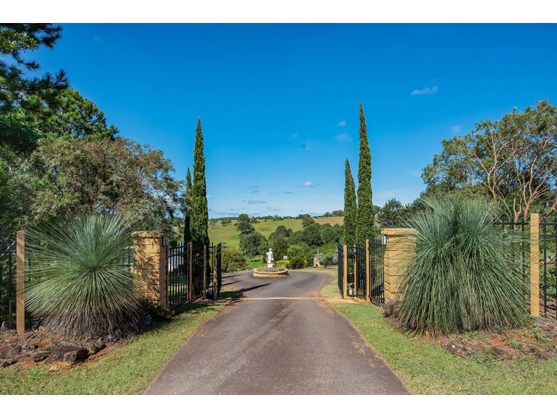 105 Macadamia Drive, Maleny QLD 4552