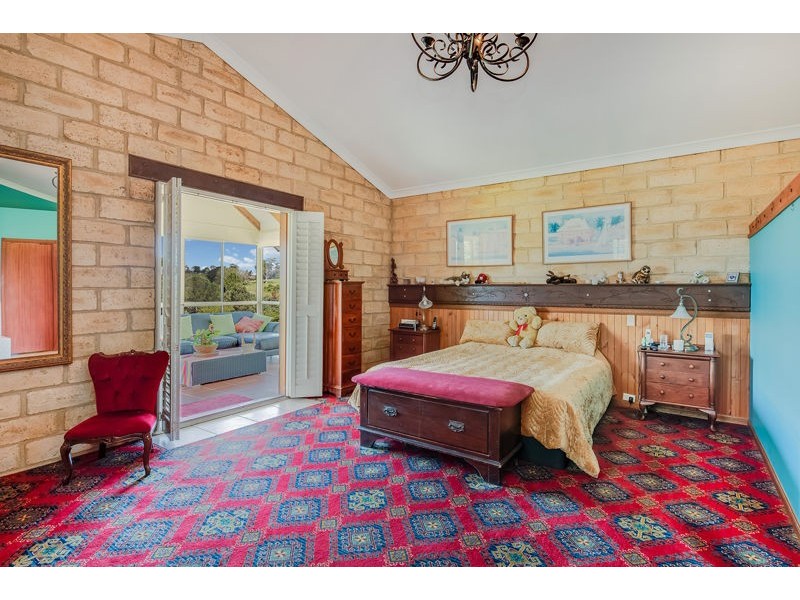 105 Macadamia Drive, Maleny QLD 4552