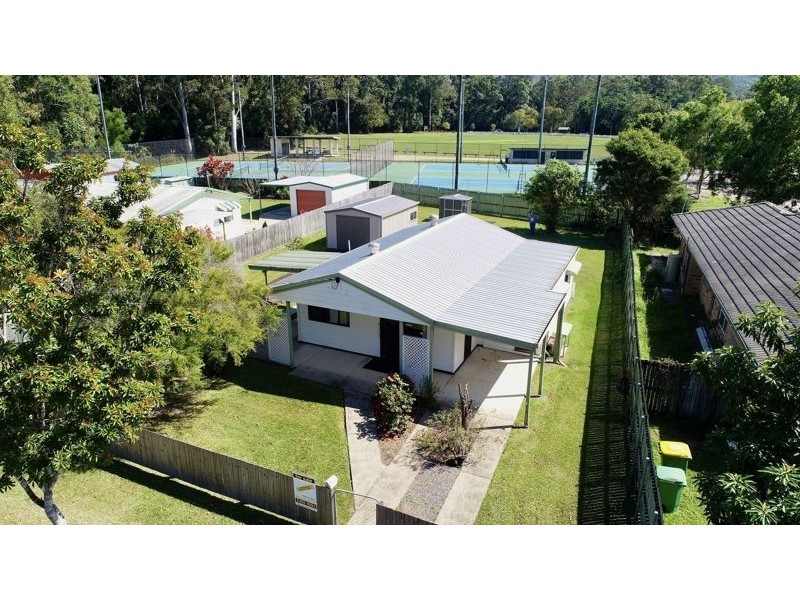 8 Illing Court, Landsborough QLD 4550