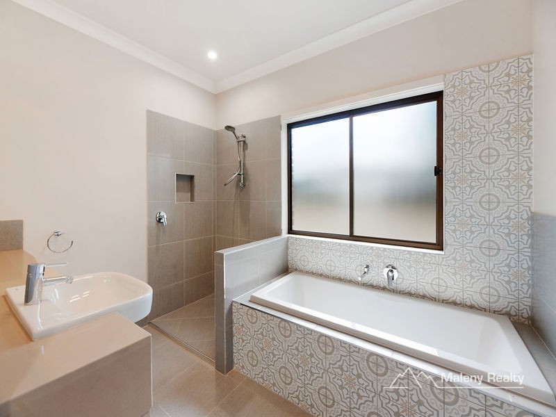 42 Avocado Lane, Maleny QLD 4552