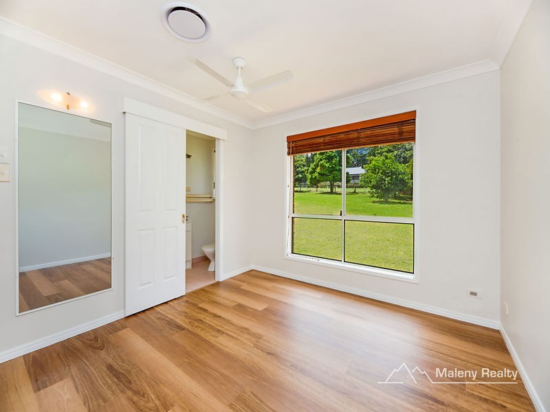 29 Burgess Avenue, Maleny QLD 4552