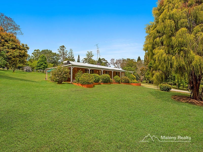 29 Burgess Avenue, Maleny QLD 4552