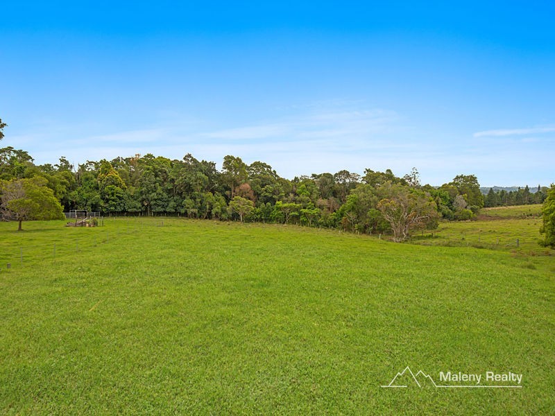 24 Trail Road, Maleny QLD 4552