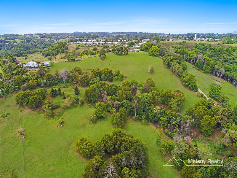 24 Trail Road, Maleny QLD 4552