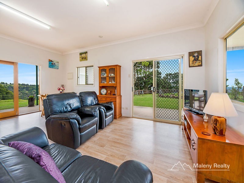24 Trail Road, Maleny QLD 4552