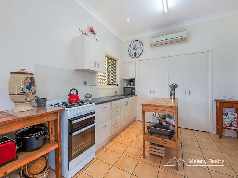 24 Trail Road, Maleny QLD 4552