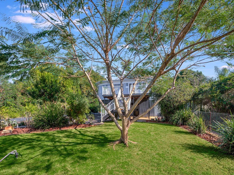 16 Mary Cairncross Ave, Maleny QLD 4552