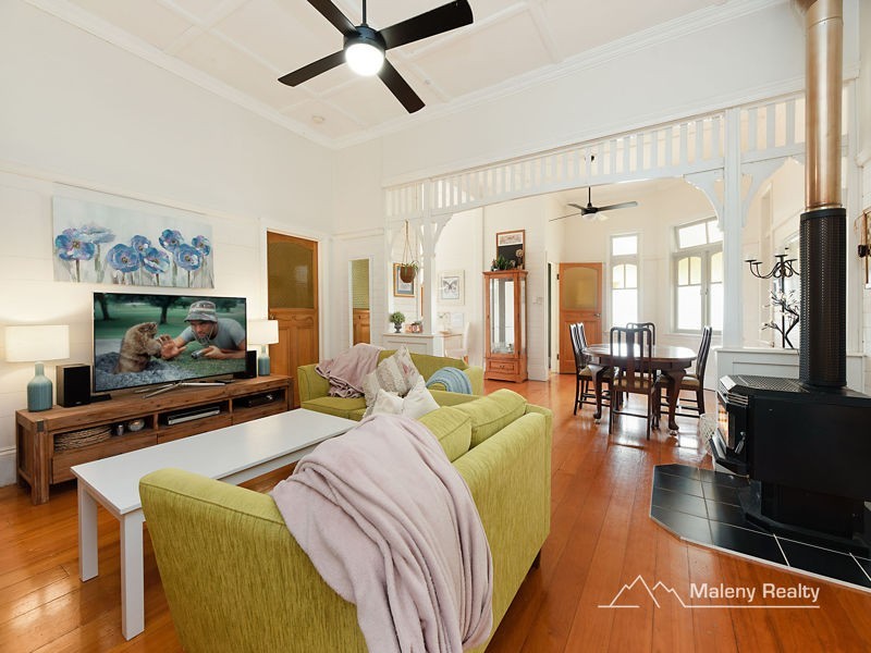 16 Mary Cairncross Ave, Maleny QLD 4552