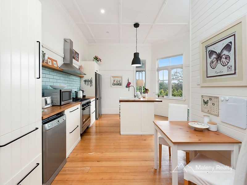 16 Mary Cairncross Ave, Maleny QLD 4552