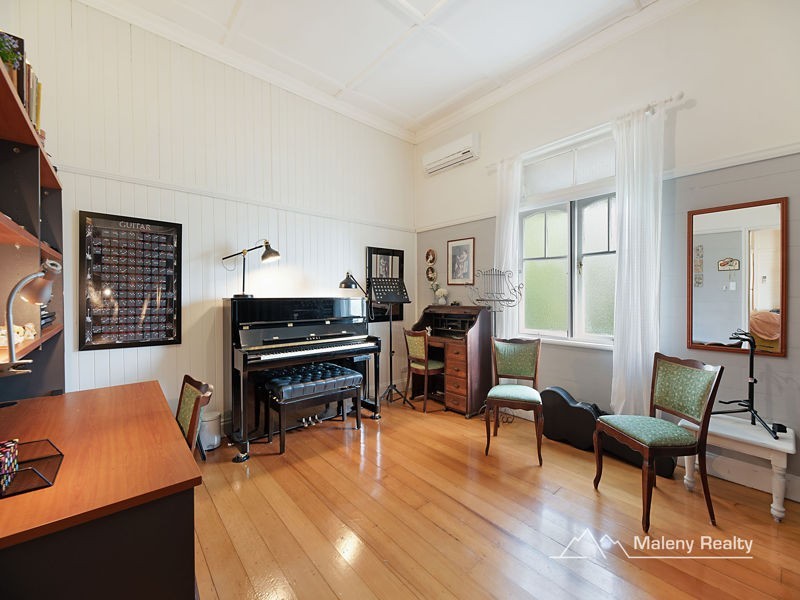 16 Mary Cairncross Ave, Maleny QLD 4552