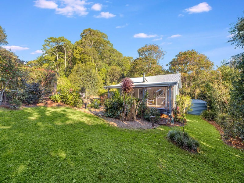 16 Mary Cairncross Ave, Maleny QLD 4552