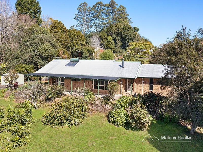 2 Gibson Avenue, Maleny QLD 4552