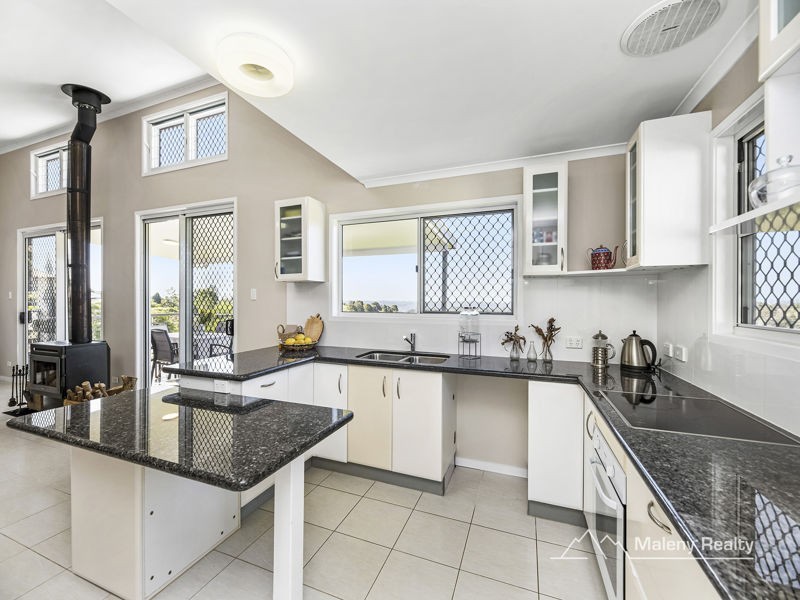 21 Lorikeet Lane, Maleny QLD 4552
