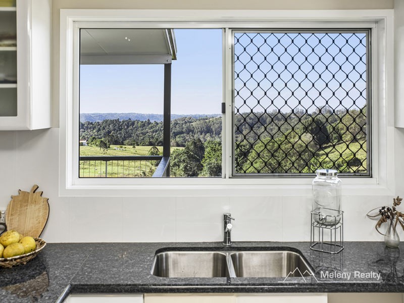 21 Lorikeet Lane, Maleny QLD 4552