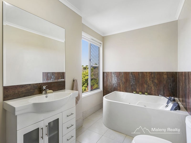 21 Lorikeet Lane, Maleny QLD 4552