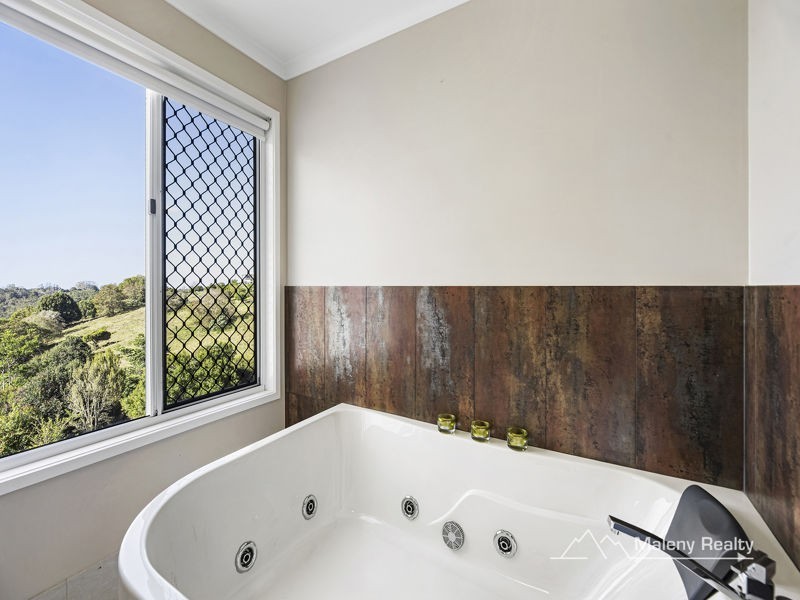 21 Lorikeet Lane, Maleny QLD 4552