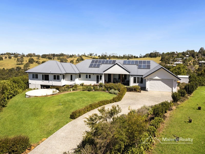 25 Mahogany Place, Maleny QLD 4552