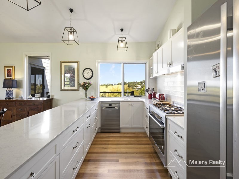 25 Mahogany Place, Maleny QLD 4552