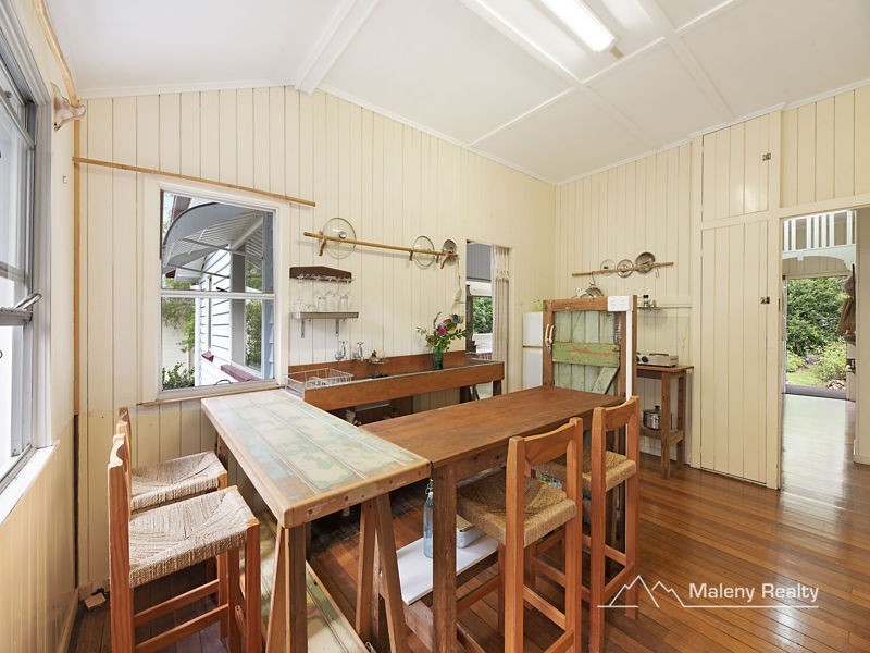 16 Ash St, Maleny QLD 4552