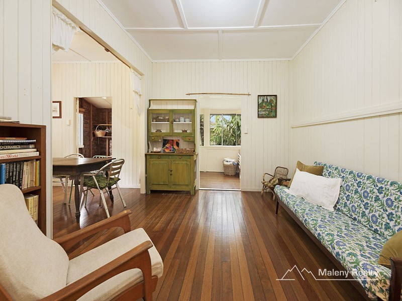 16 Ash St, Maleny QLD 4552