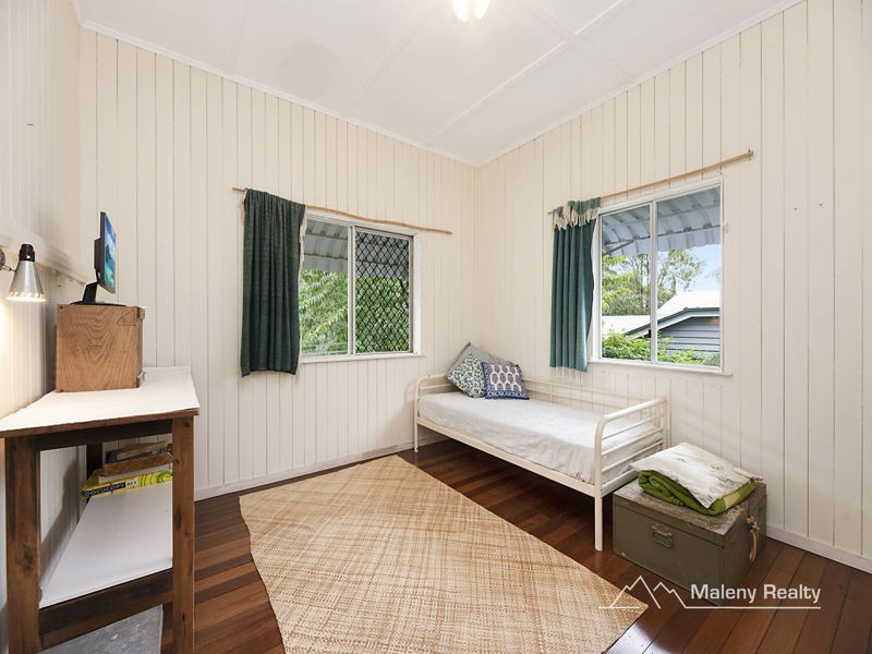 16 Ash St, Maleny QLD 4552