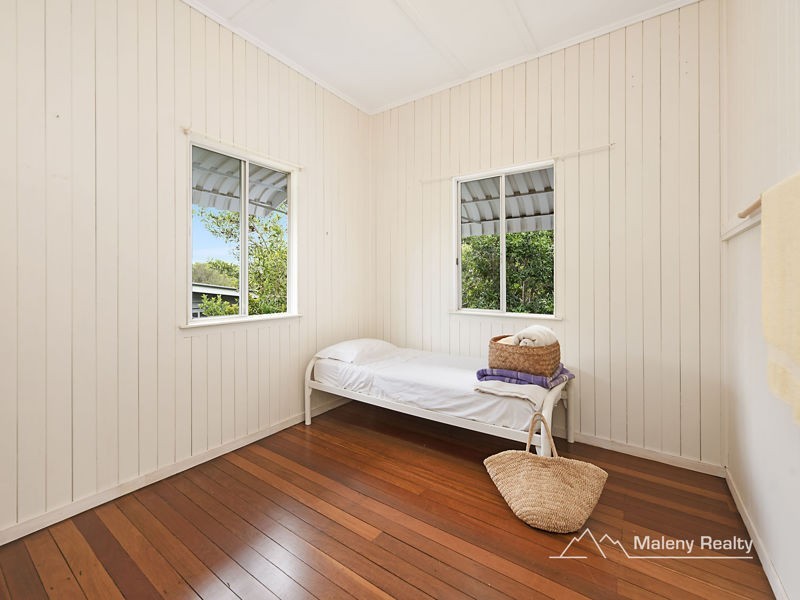 16 Ash St, Maleny QLD 4552