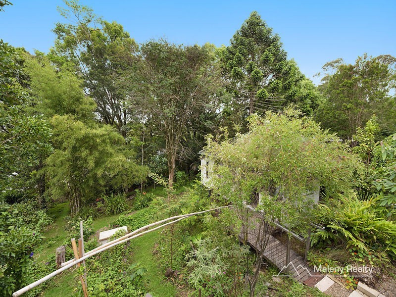 16 Ash St, Maleny QLD 4552