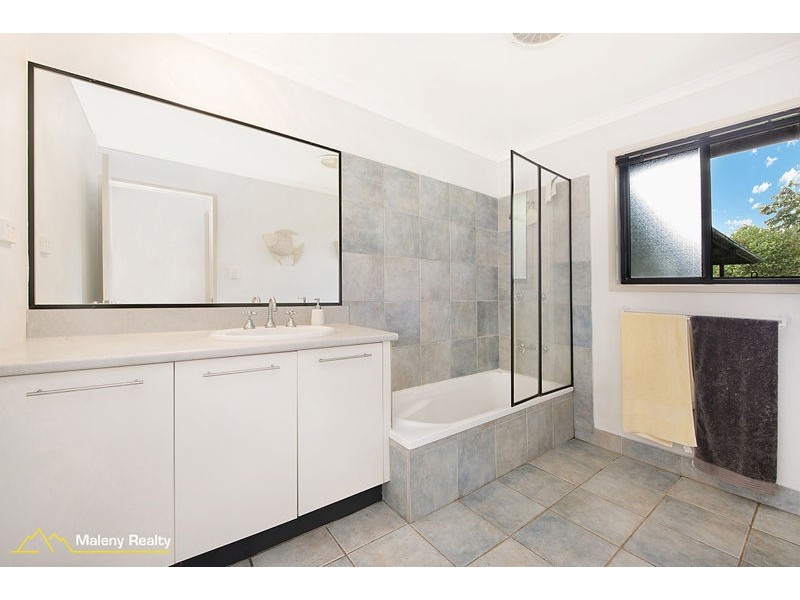 24 Fig St, Maleny QLD 4552