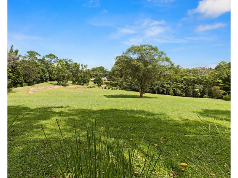 61 Burgess Avenue, Maleny QLD 4552
