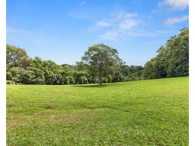 61 Burgess Avenue, Maleny QLD 4552