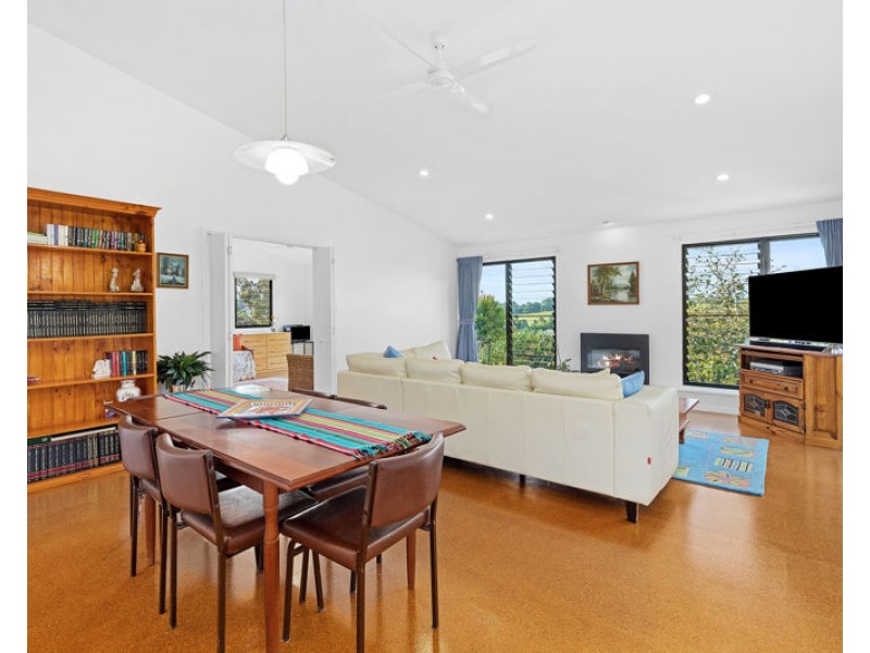 33 Avocado Lane, Maleny QLD 4552