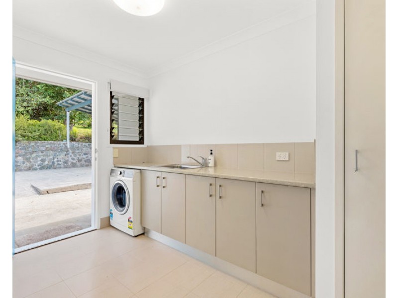 33 Avocado Lane, Maleny QLD 4552