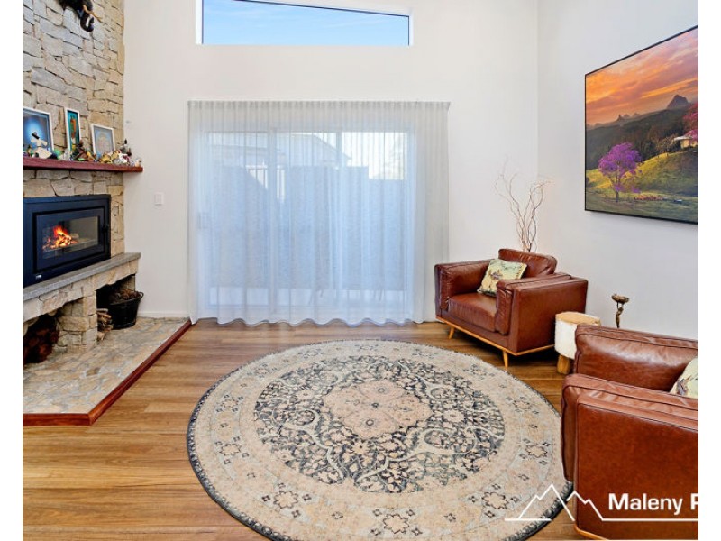 42 Coral St, Maleny QLD 4552