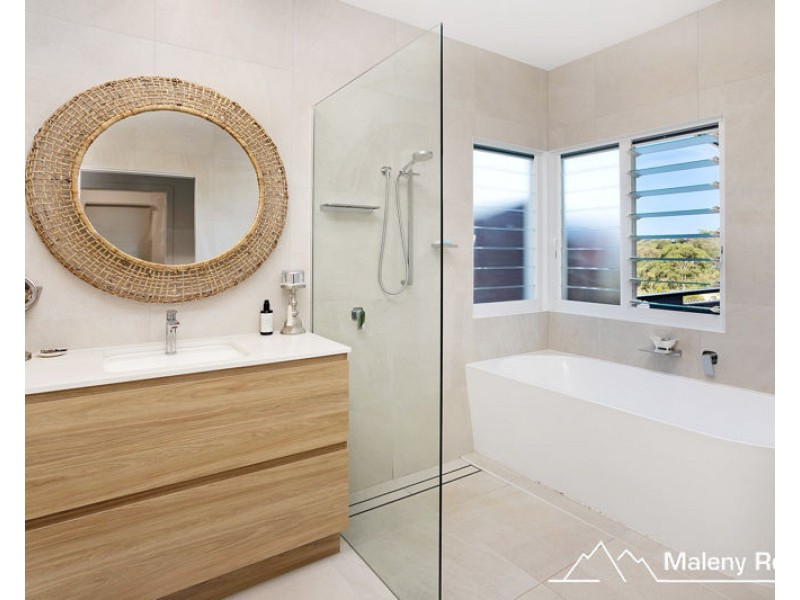 42 Coral St, Maleny QLD 4552