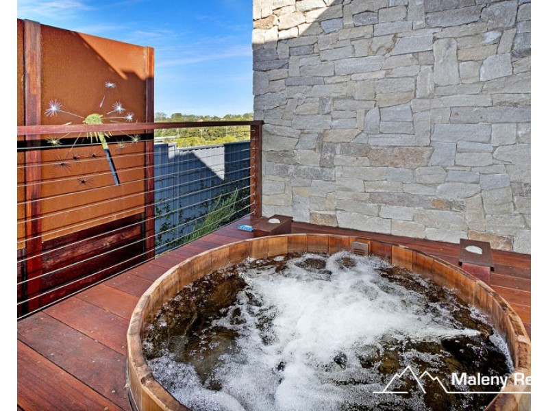 42 Coral St, Maleny QLD 4552