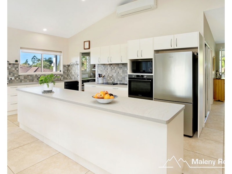 38 Water Gum Crescent, Maleny QLD 4552