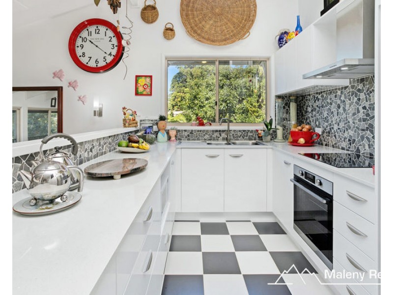 13 Boongala Avenue, Montville QLD 4560