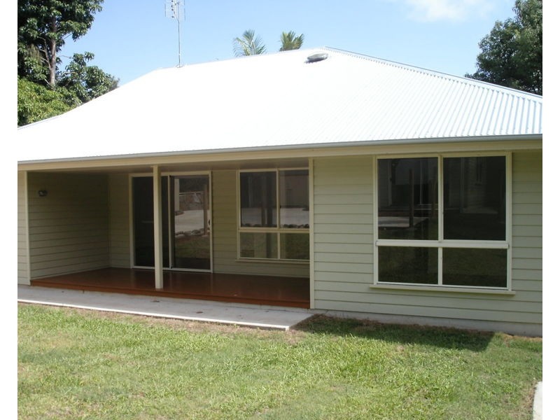 2/11 Cherry St, Maleny QLD 4552