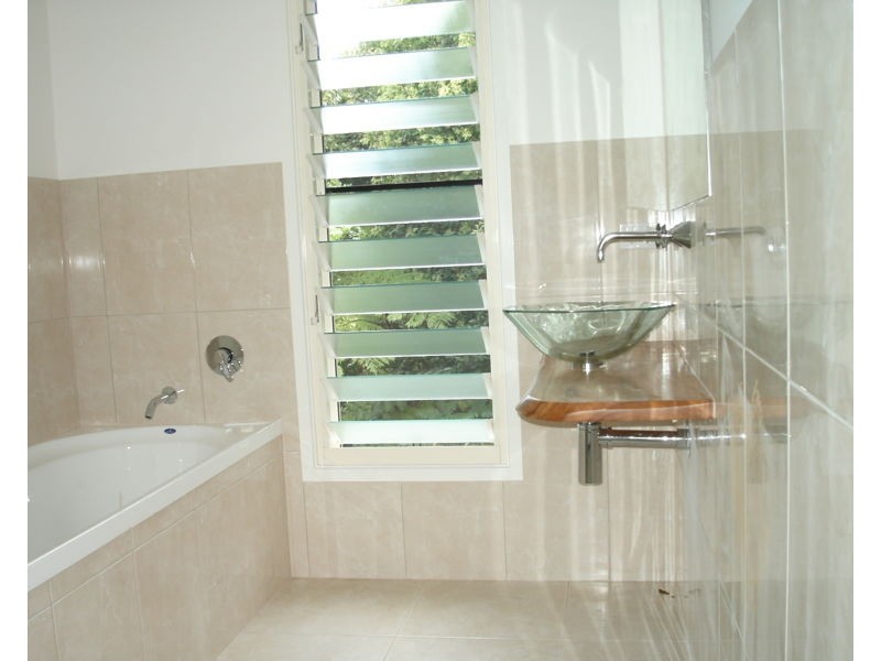 2/11 Cherry St, Maleny QLD 4552