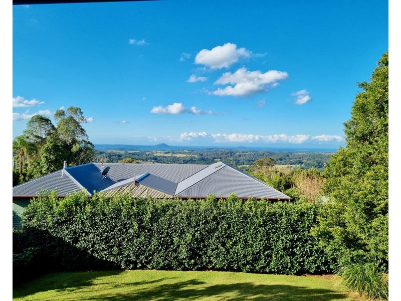 32 Crystal St, Mapleton QLD 4560