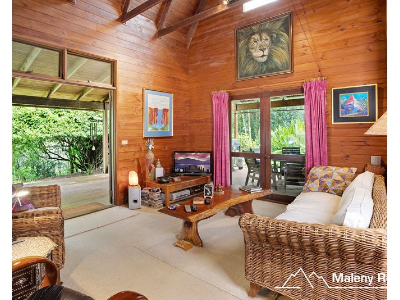 9 Vale End, North Maleny QLD 4552